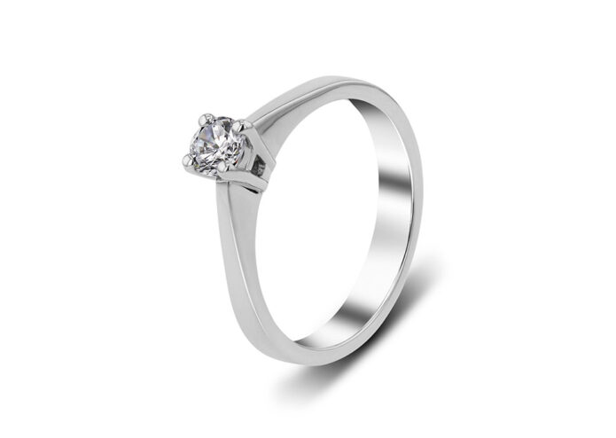 Beautiful Engagement Ring With Natural Diamond - monopetro.com.gr