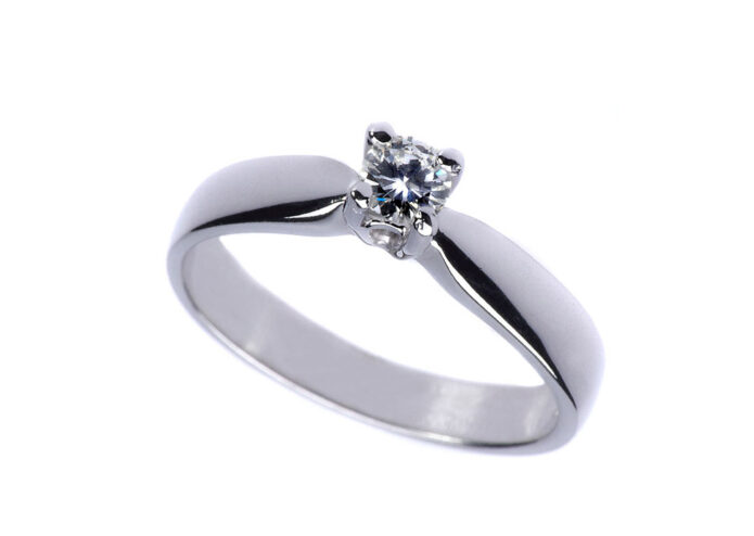 Solitaire ring with diamond - Online eshop monopetro.com.gr