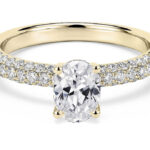 Μονόπετρο δαχτυλίδι με οβάλ διαμάντι