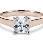 Πρωτότυπα μονόπετρα σε ξεχωριστά σχέδια