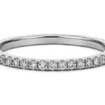 Λευκόχρυσο ολόβερο Κ18 με στρογγυλά διαμάντια by Ketsetzoglou