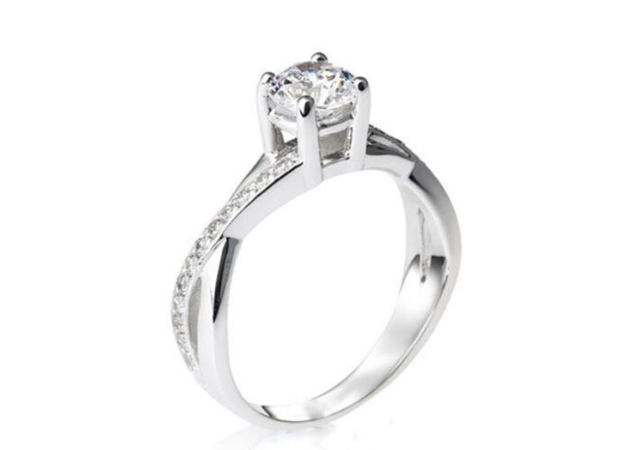 Λευκόχρυσο Κ18 μονόπετρο δαχτυλίδι με στρογγυλό διαμάντι