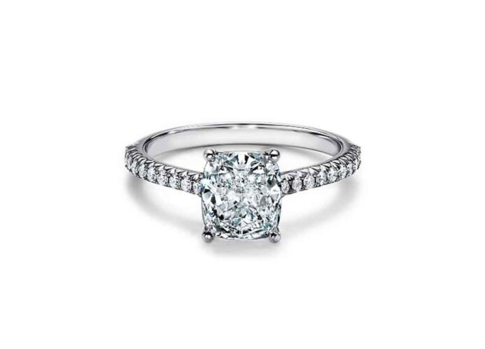 Κομψό μονόπετρο δαχτυλίδι με διαμάντια - Ketsetzoglou Diamond