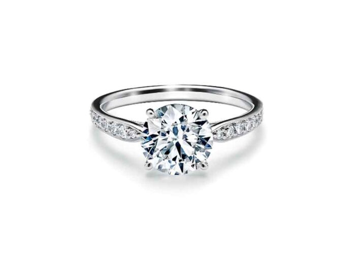 Μονόπετρο δαχτυλίδι λευκόχρυσο με στρογγυλά διαμάντια -ketsetzoglou.gr