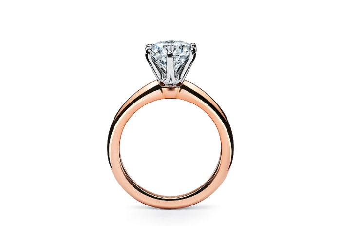 Μονόπετρο δαχτυλίδι με διαμάντι ιδιαίτερα εντυπωσιακό και κομψό