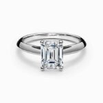Μονόπετρο δαχτυλίδι με διαμάντι emerald cut