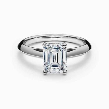 Μονόπετρο δαχτυλίδι με διαμάντι emerald cut