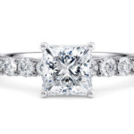 Μονόπετρο λευκόχρυσο με τετράγωνο διαμάντι - Δείτε τα τώρα online