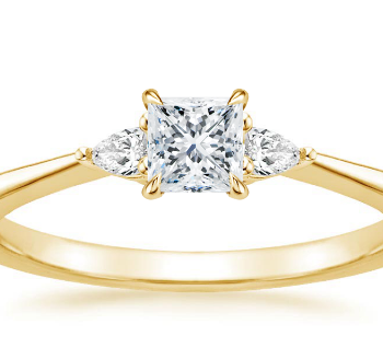 Χρυσό μονόπετρο δαχτυλίδι με τετράγωνο διαμάντι - Δείτε τα online